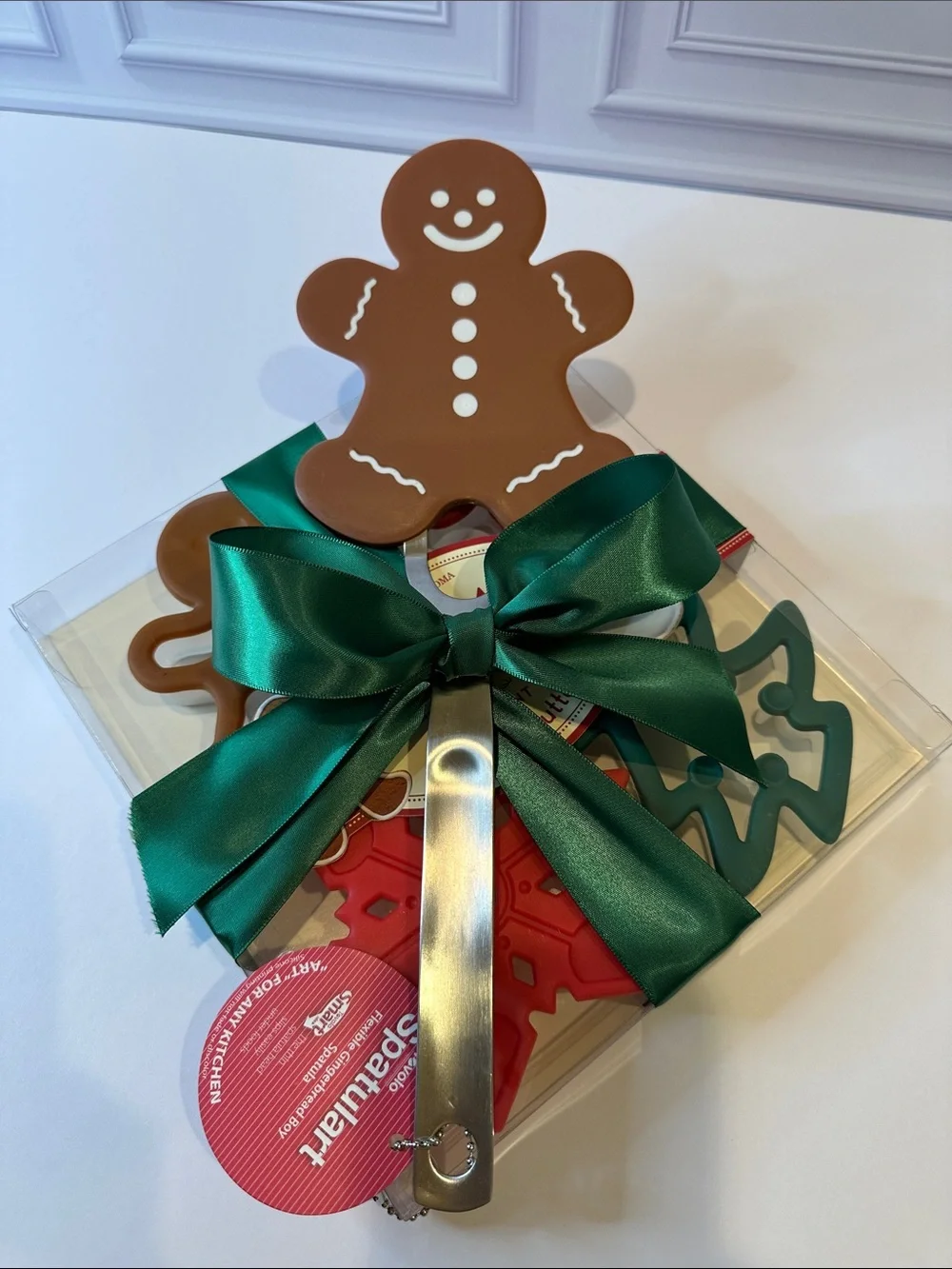 Williams Sonoma Holiday Imprint Cookie Cutter Set of 4 & Spatula #2